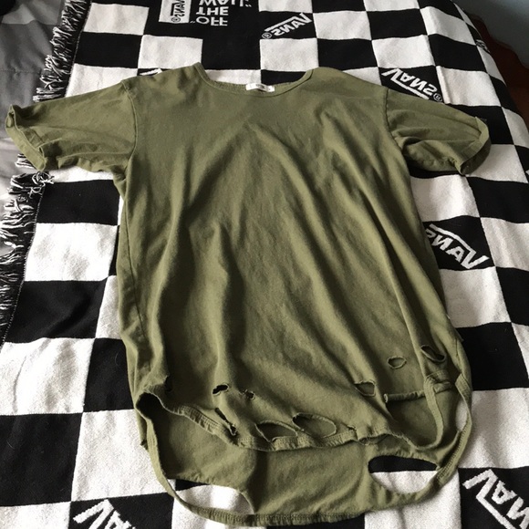 EPTM Olive / Green Distressed T-Shirt Size Medium - Picture 2 of 6